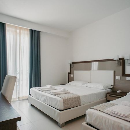 Hotel Baia Marina Cupra Marittima Esterno foto