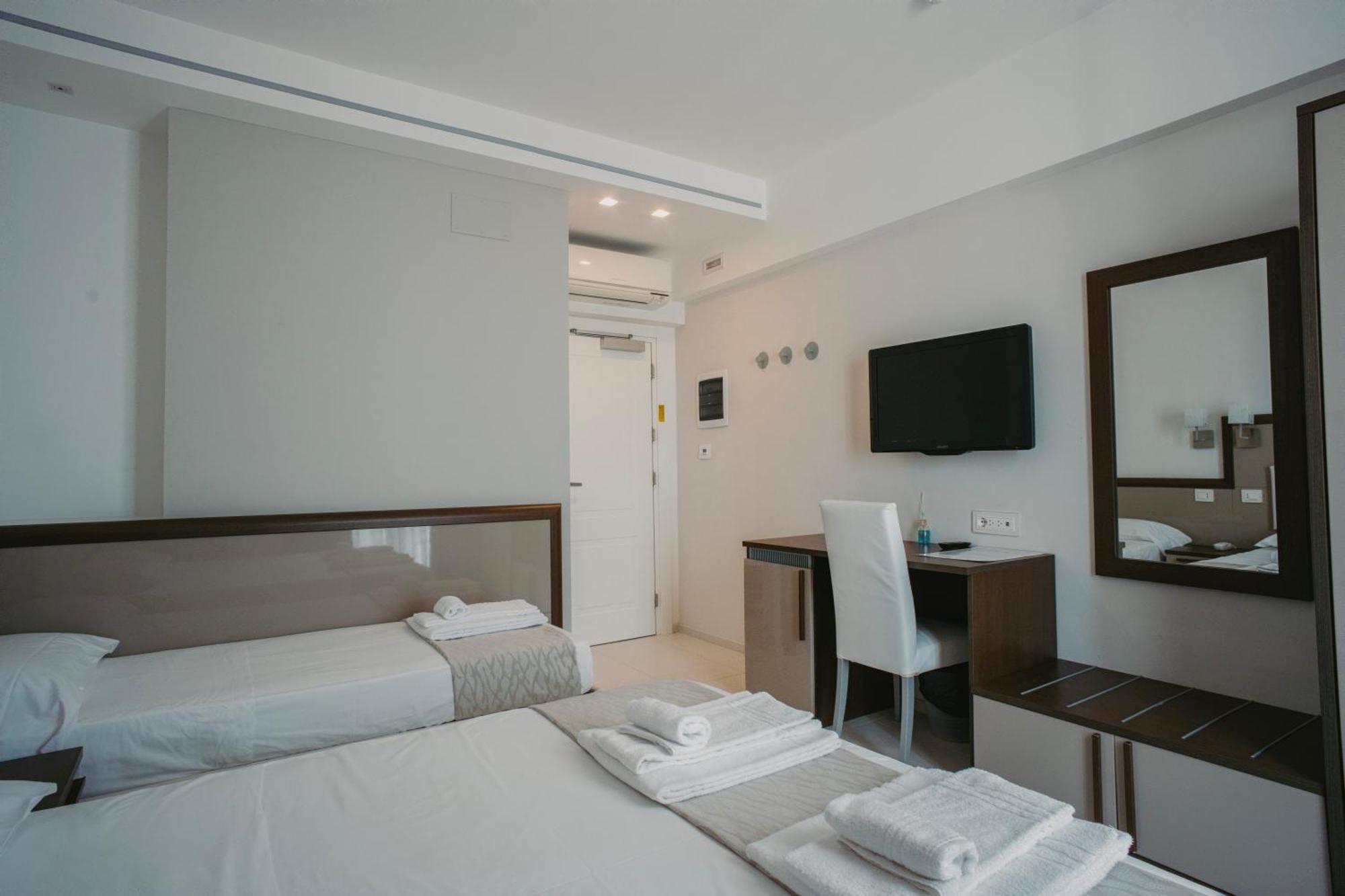 Hotel Baia Marina Cupra Marittima Esterno foto