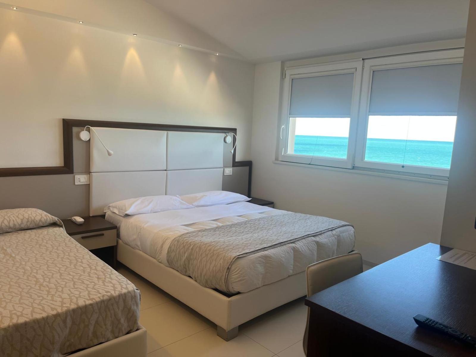Hotel Baia Marina Cupra Marittima Esterno foto