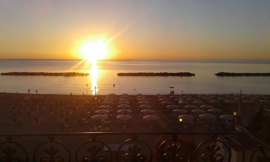 Hotel Baia Marina Cupra Marittima Esterno foto
